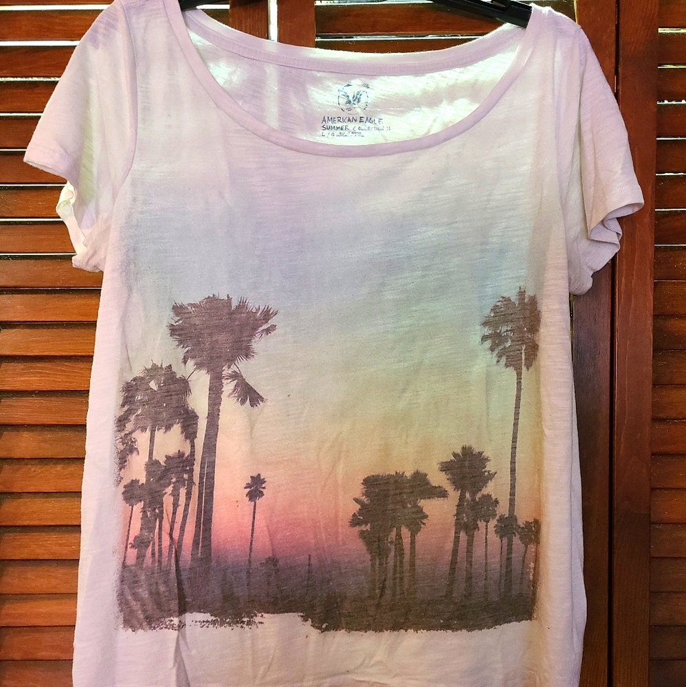 American Eagle large sunset graphic short sleeve